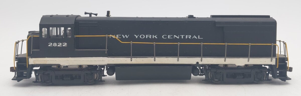 HO Scale NYC Powered Diesel Locomotive #2822 - Custom Painted