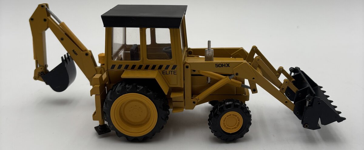 Conrad 2954 1:35 MF 50HX Backhoe S Series EX/Box