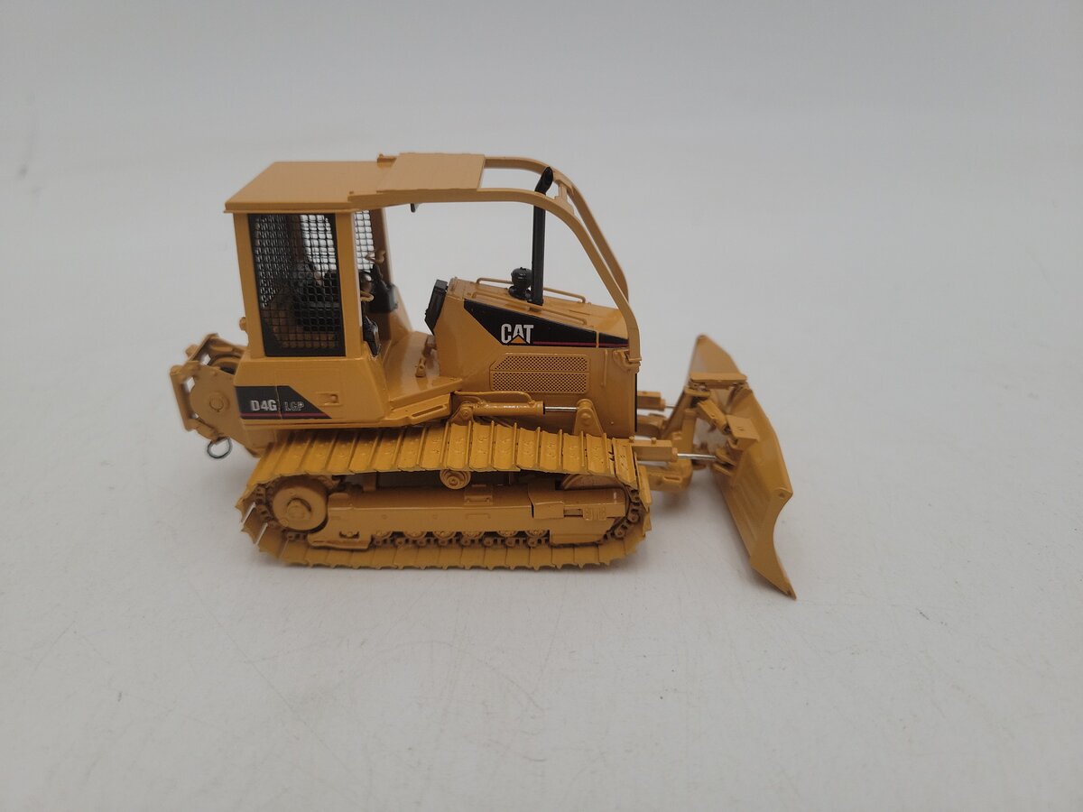 CCM 2005 1:48 Scale Yellow Cat D4G Track-Type Tractor Serial #229 / 300 LN/Box