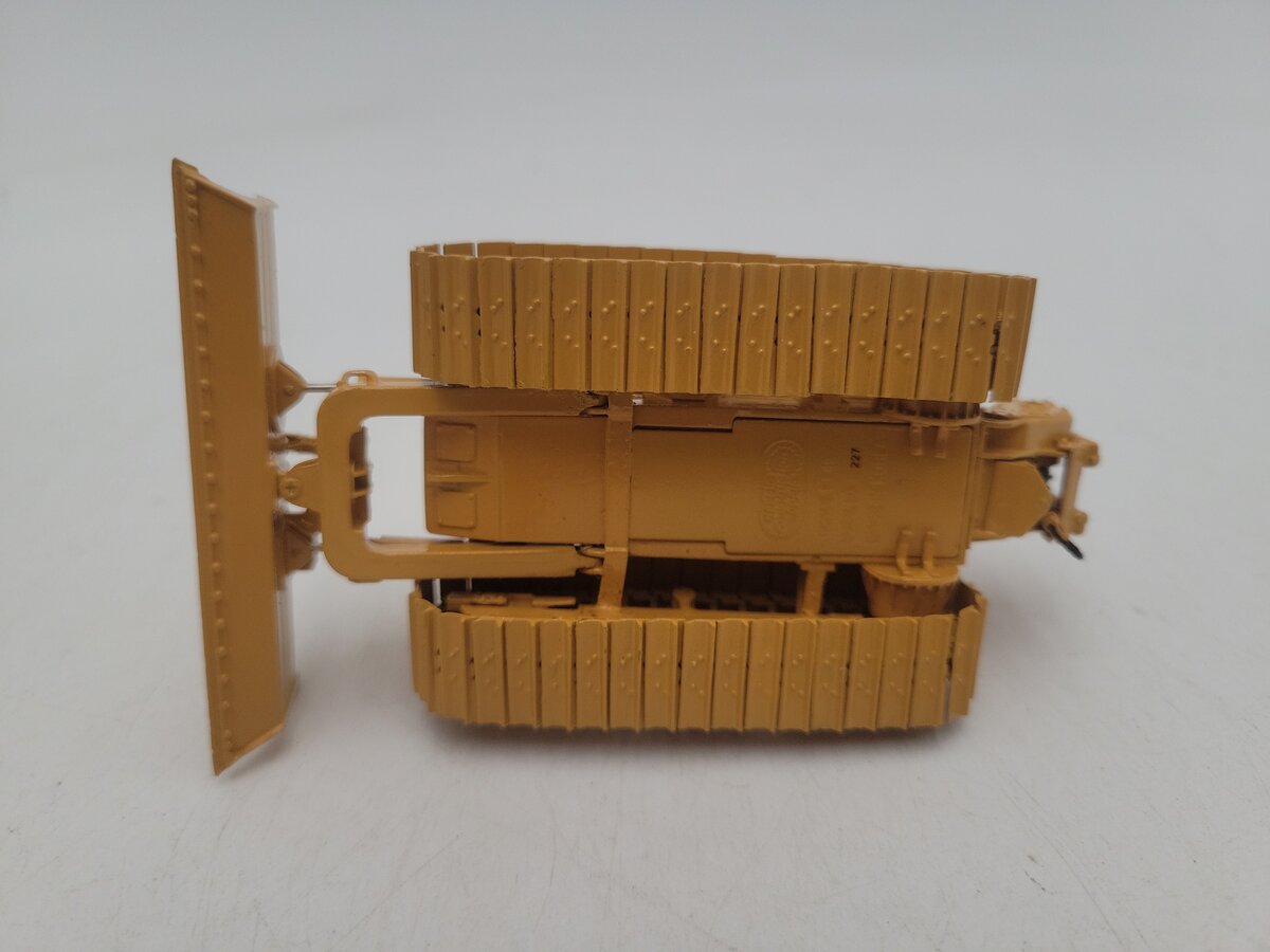 CCM 2005 1:48 Scale Yellow Cat D4G Track-Type Tractor Serial #229 / 300 LN/Box