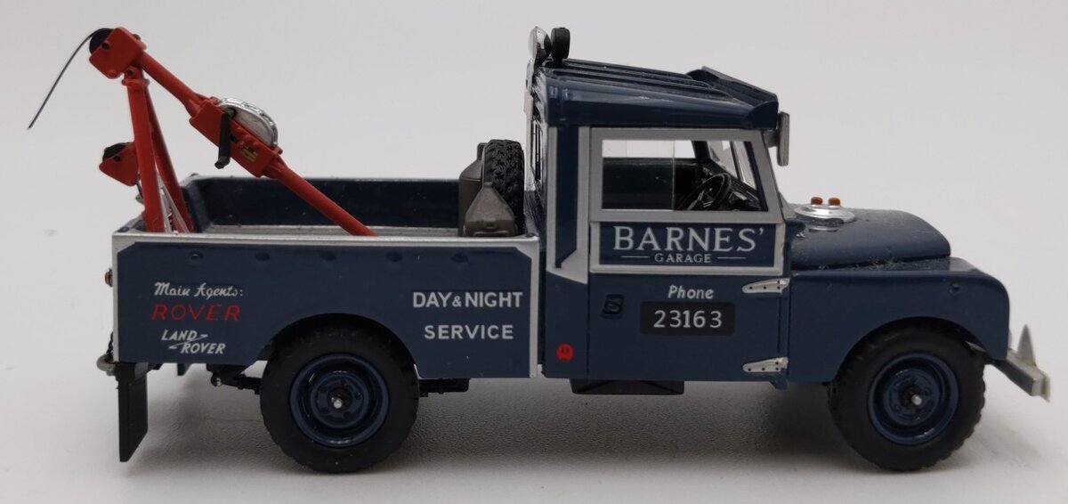 True Scale Models 154358 1:43 Die-Cast Land Rover 