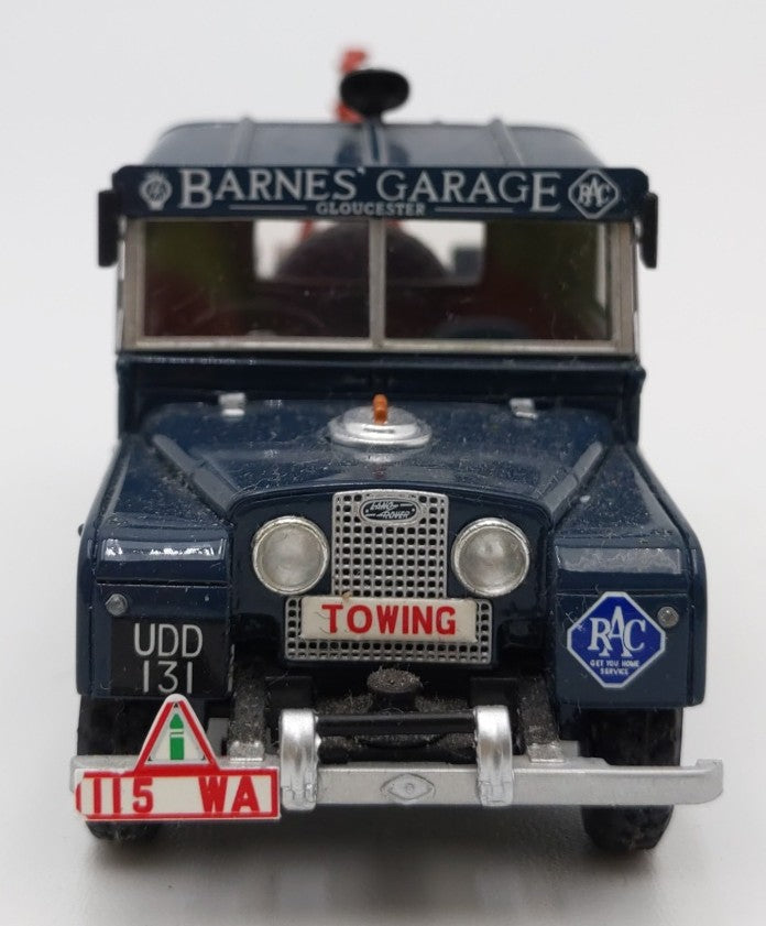 True Scale Models 154358 1:43 Die-Cast Land Rover "Barnes' Garage" Wrecker EX