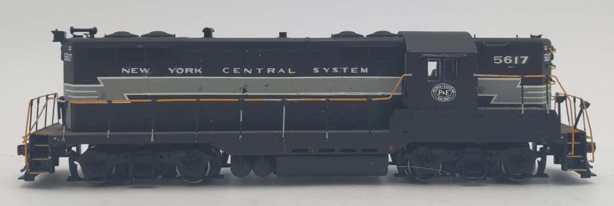 Life Like HO Scale NYC GP-7 Diesel Locomotive #5617 - Custom Painted