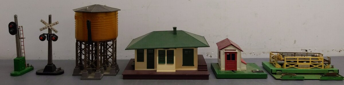 Lionel O Gauge Vintage Buildings & Acc: 132, 3656, 145, 154, 30, 153 [6] VG