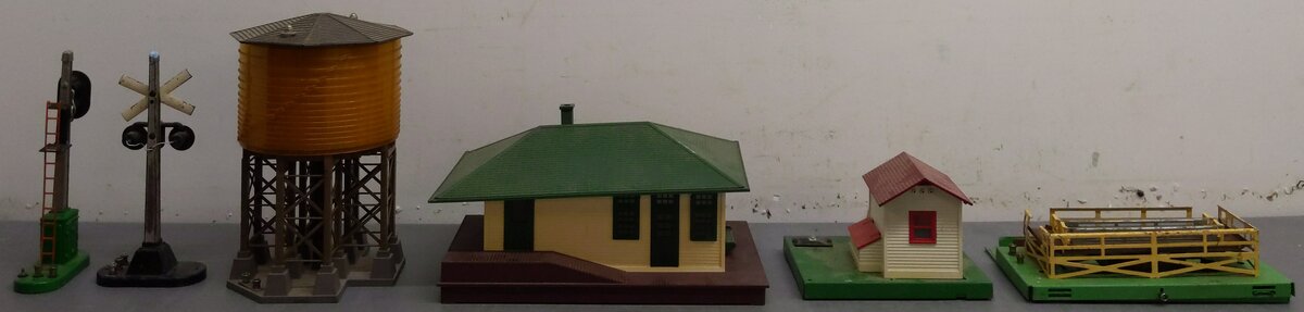 Lionel O Gauge Vintage Buildings & Acc: 132, 3656, 145, 154, 30, 153 [6] VG