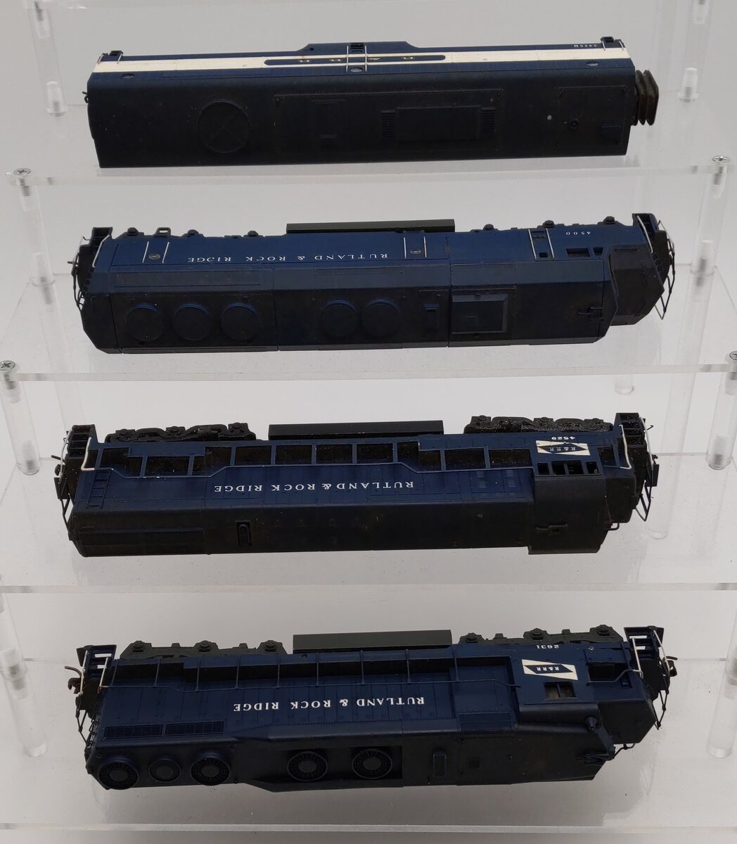 HO Custom Rutland & Rock Ridge Diesel Locomotives: 2425 ,4500, 4529, 2631  [4]