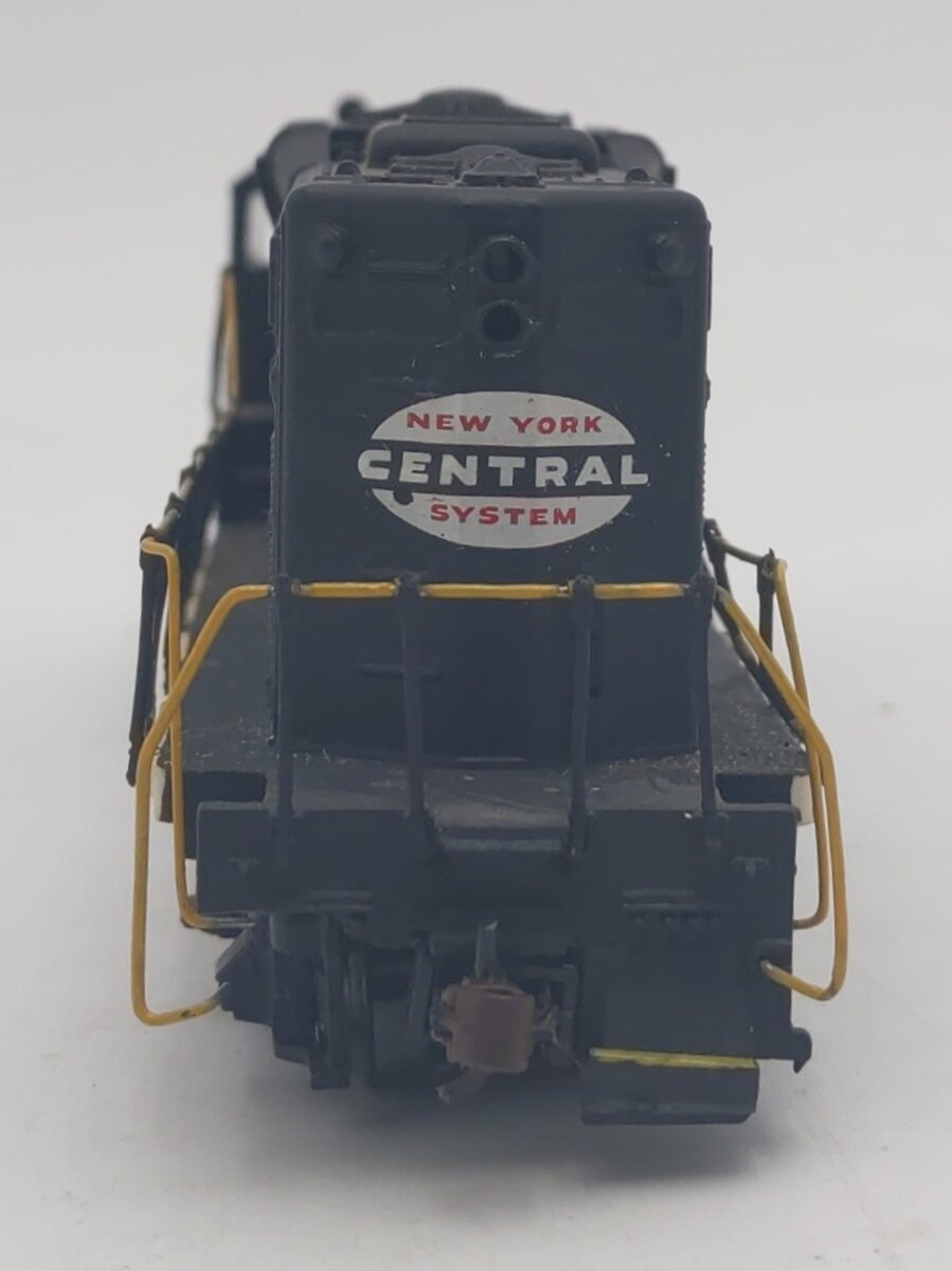 HO Scale NYC Powered Diesel Locomotive #5769 - Custom Painted
