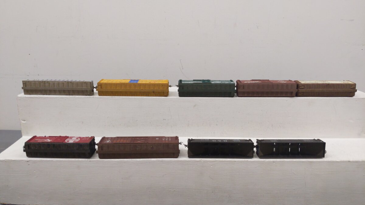 Varney & Other HO Scale Assorted Freight Cars: 4539, 61734, 2042, 16987 [9]