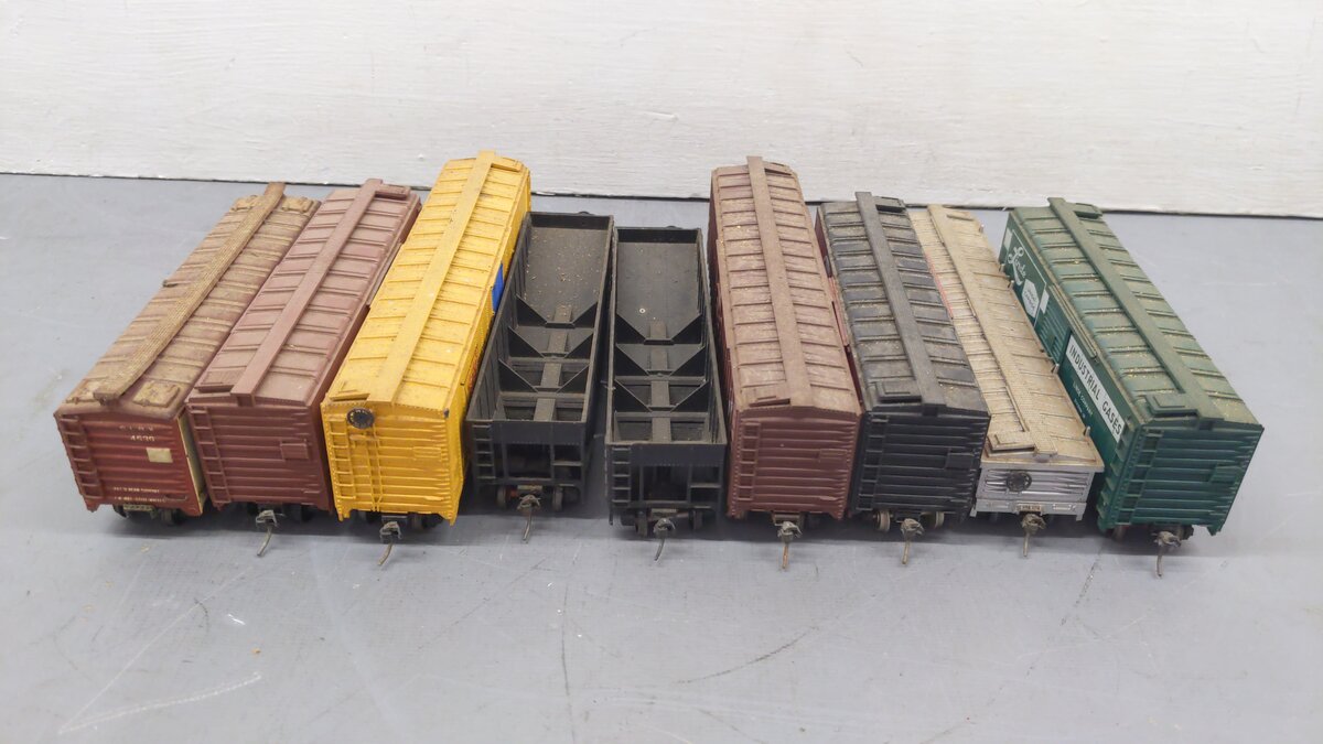 Varney & Other HO Scale Assorted Freight Cars: 4539, 61734, 2042, 16987 [9]