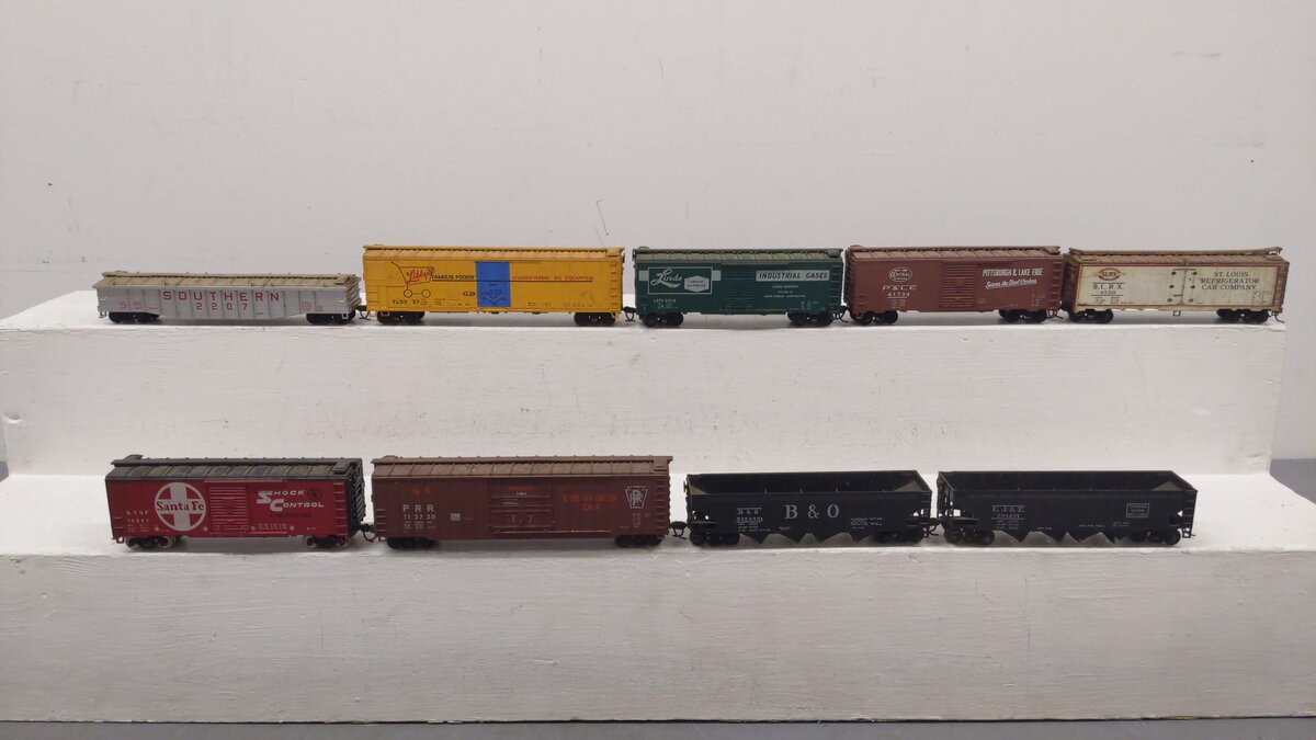 Varney & Other HO Scale Assorted Freight Cars: 4539, 61734, 2042, 16987 [9]
