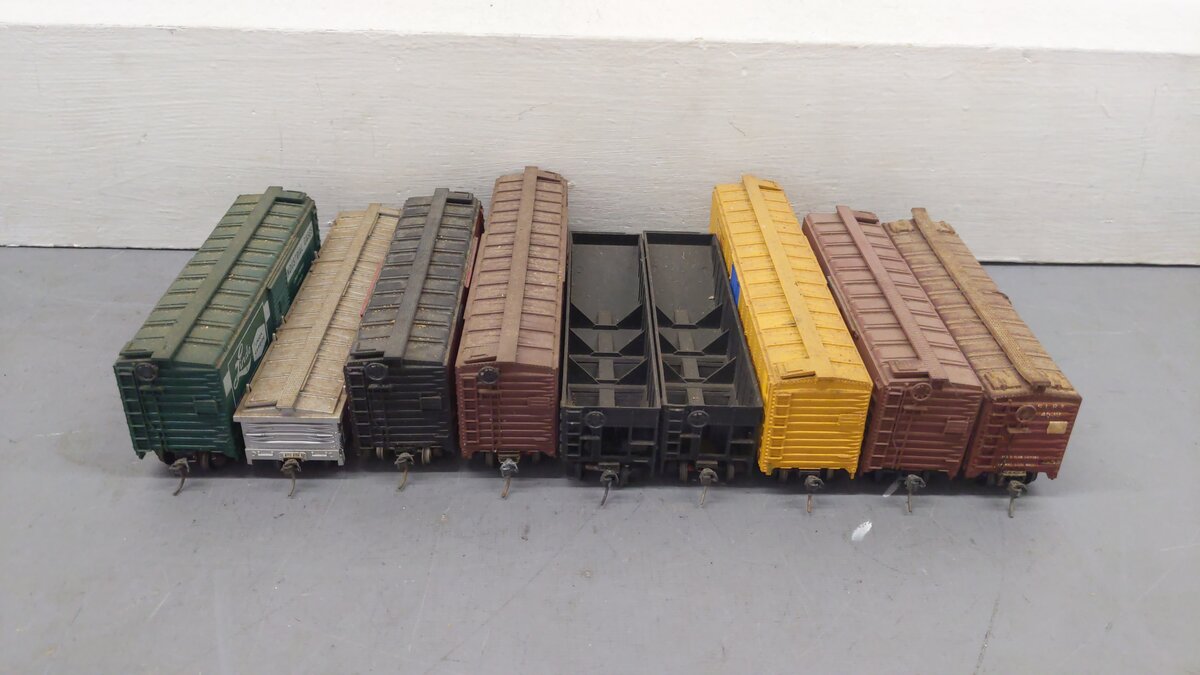 Varney & Other HO Scale Assorted Freight Cars: 4539, 61734, 2042, 16987 [9]