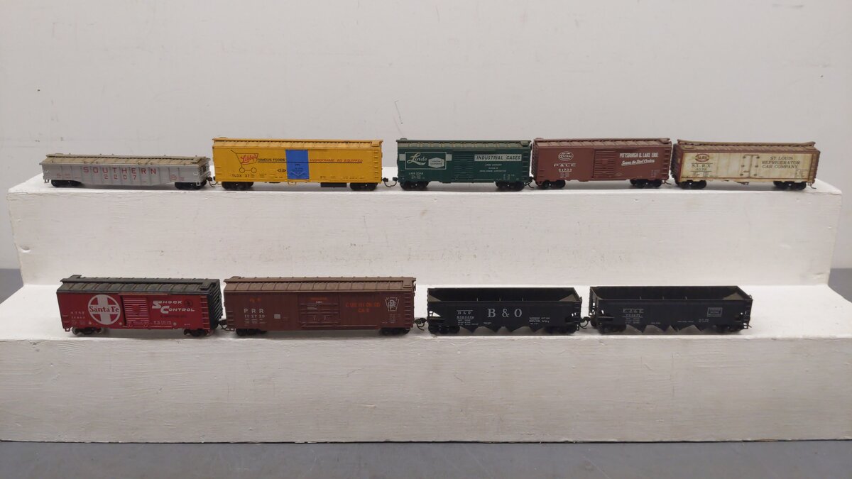 Varney & Other HO Scale Assorted Freight Cars: 4539, 61734, 2042, 16987 [9]