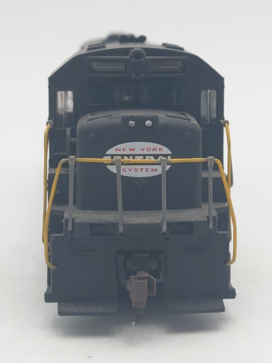 HO Scale NYC Powered Diesel Locomotive #2823 - Custom Painted