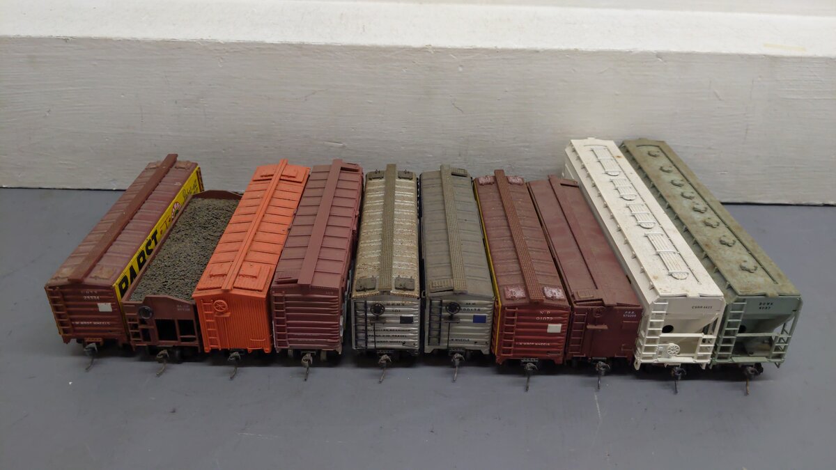 Varney & Others HO Scale Assorted Freight Cars: 4057, 4623, 101, 91736 [10]