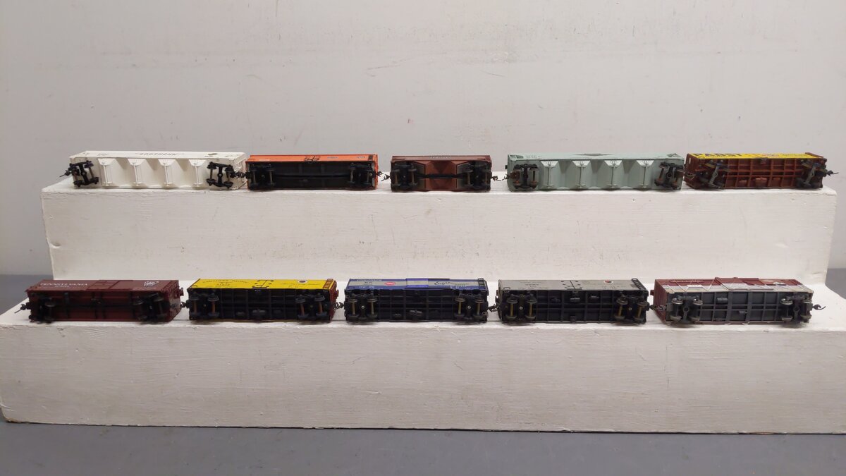 Varney & Others HO Scale Assorted Freight Cars: 4057, 4623, 101, 91736 [10]