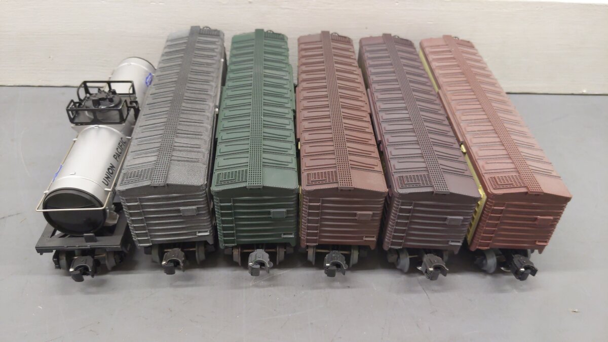 Lionel O Gauge Assorted Freight Cars 9367, 5703, 5701, 5705, 5704, 5706 [6] EX/Box