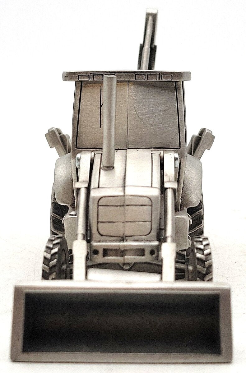 SpecCast DS-9673605 1:50 Pewter New Holland E-Series Backhoe 555E LN/Box