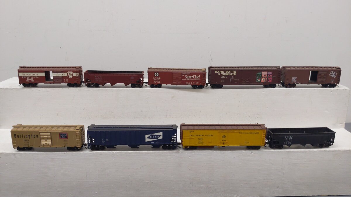 Varney, ICH, & Other HO Scale Assorted Freight Cars: 101352, 92420, 2002 [10]