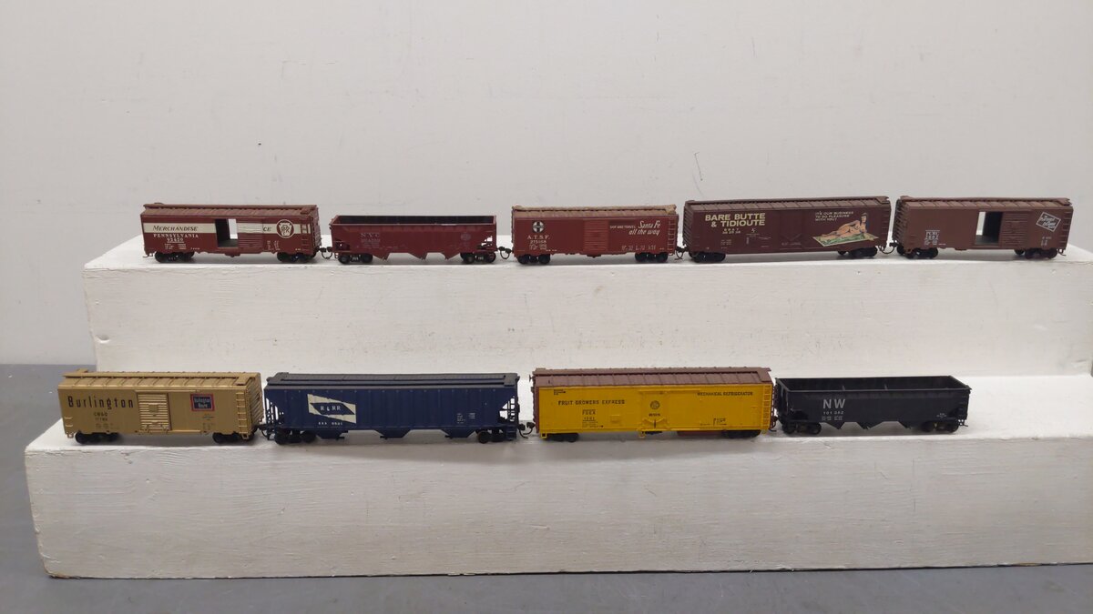 Varney, ICH, & Other HO Scale Assorted Freight Cars: 101352, 92420, 2002 [10]