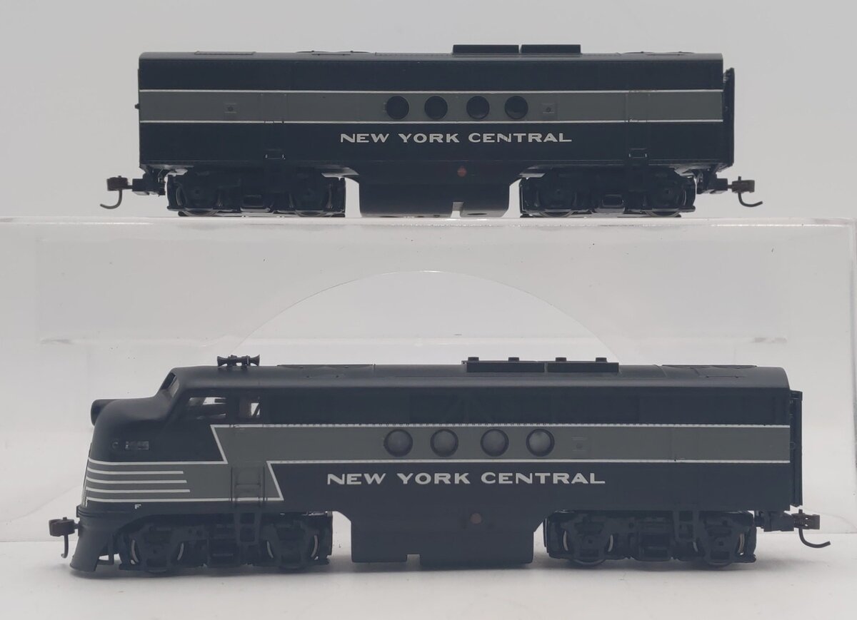 Bachmann HO Scale NYC Diesel Locomotive AB Set w/ DCC EX