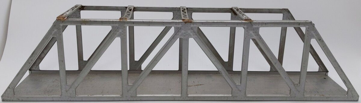 Lionel 316 Vintage O 24 Inch Stamped Metal Trestle Bridge EX