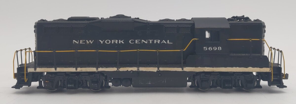 HO Scale NYC Powered Diesel Locomotive #5698 - Custom Painted