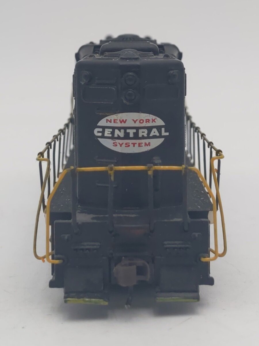 HO Scale NYC Powered Diesel Locomotive #5698 - Custom Painted