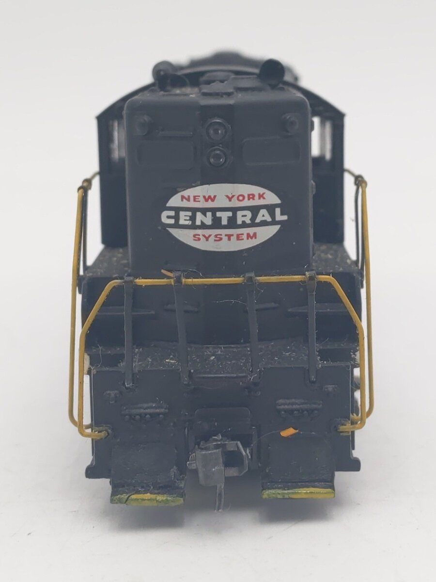 HO Scale NYC Powered Diesel Locomotive #5698 - Custom Painted