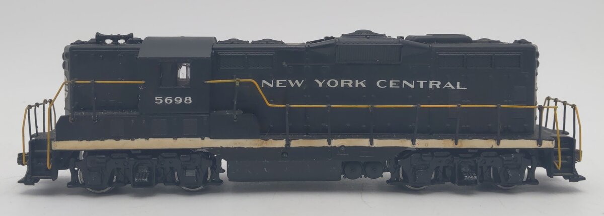 HO Scale NYC Powered Diesel Locomotive #5698 - Custom Painted