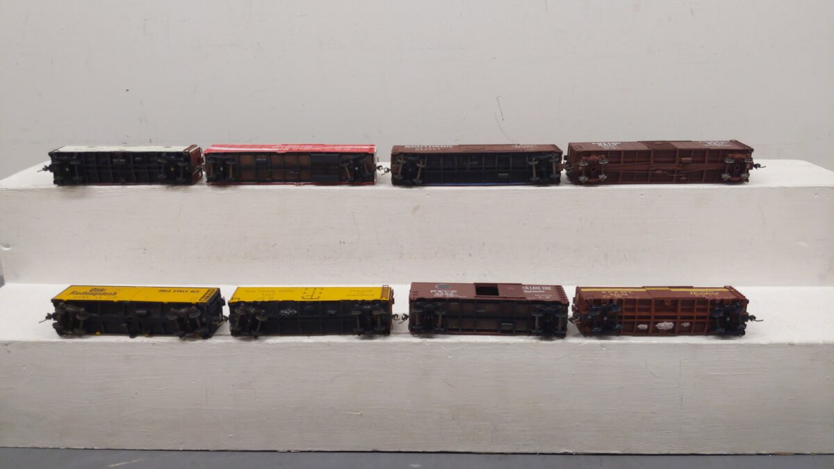 Varney, Mantua, & Other HO Scale Assorted Freight Cars: 20010, 522547, 10001 [8]