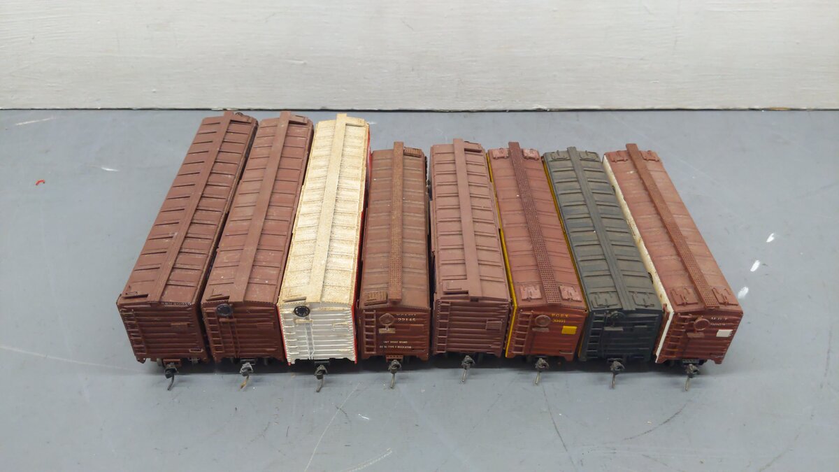Varney, Mantua, & Other HO Scale Assorted Freight Cars: 20010, 522547, 10001 [8]