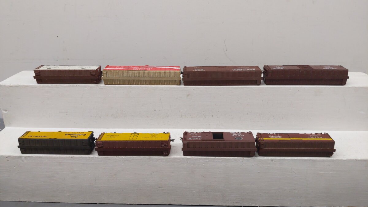 Varney, Mantua, & Other HO Scale Assorted Freight Cars: 20010, 522547, 10001 [8]