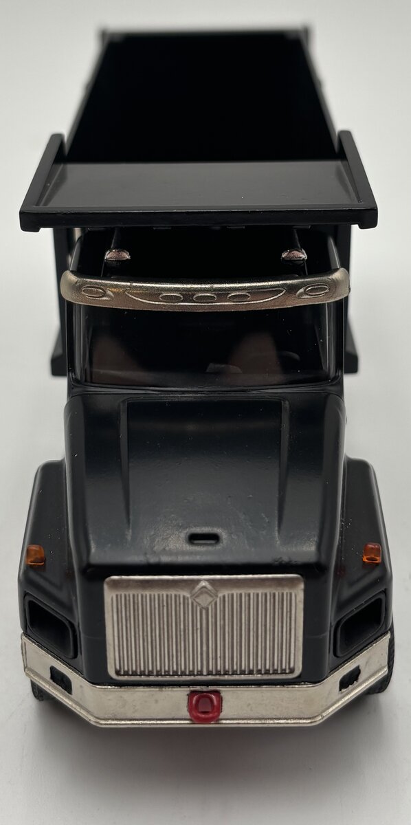 Conrad 1:50 Black International 5600 Dump Truck LN/Box