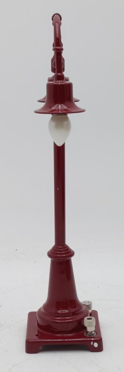 MTH 20-1019 O Gauge No.54 Maroon Lamp Post EX/Box