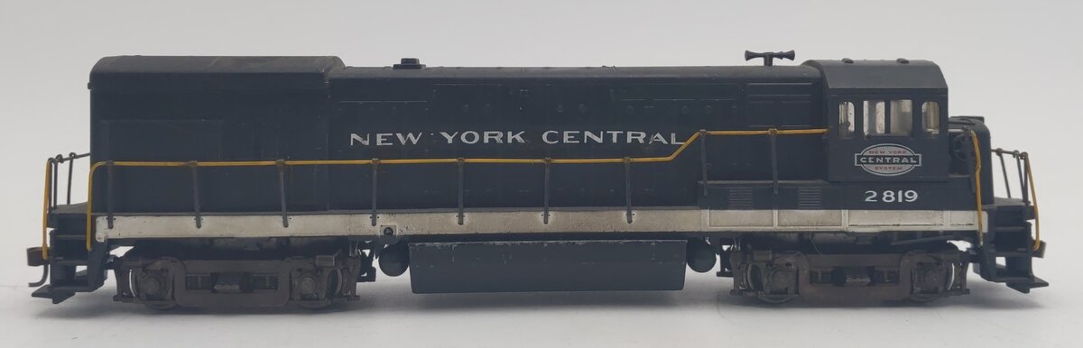 HO Scale NYC Powered Diesel Locomotive #2819 - Custom Painted