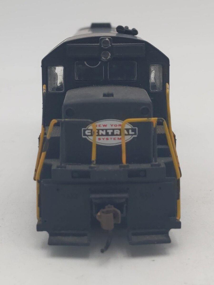 HO Scale NYC Powered Diesel Locomotive #2506 - Custom Painted