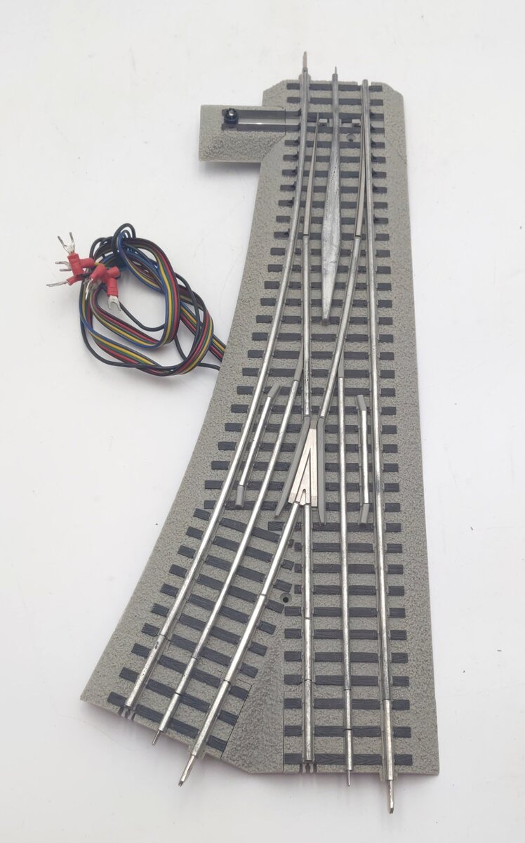 Lionel 6-81952 O-72 Right Hand Fastrack Remote/Command Switch Turnout EX