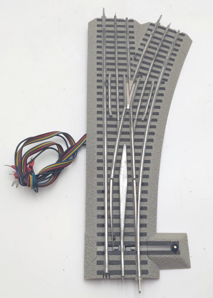 Lionel 6-81952 O-72 Right Hand Fastrack Remote/Command Switch Turnout EX