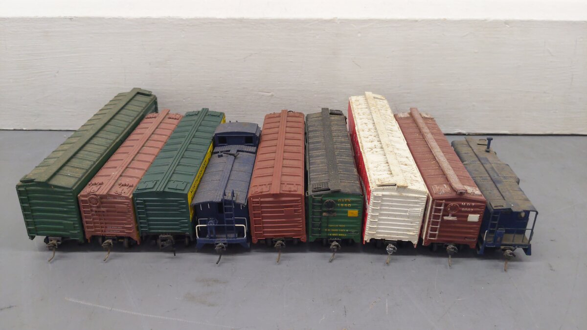 Varney, Mantua, & Other HO Scale Assorted Freight Cars: 9062, 1950, 6204 [9]