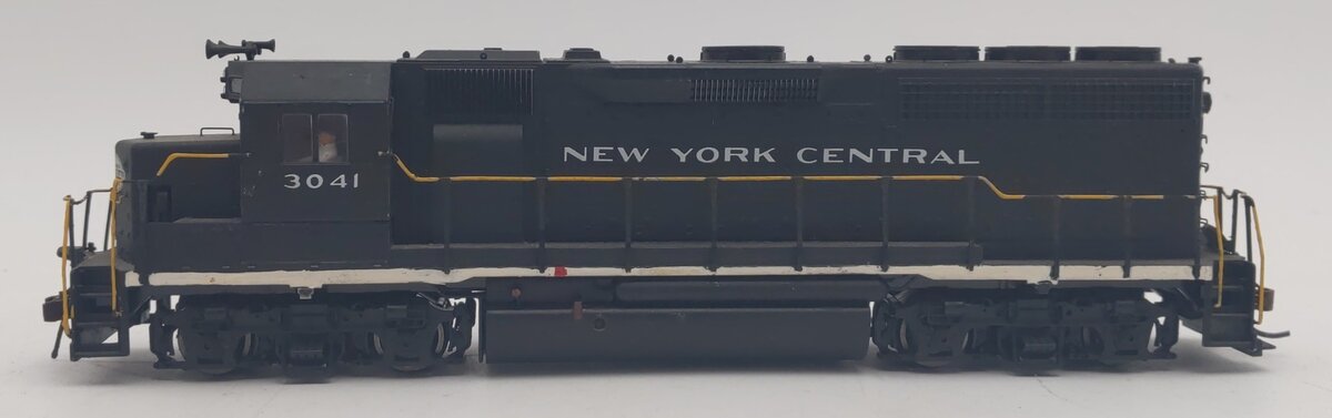 Atlas HO Scale NYC Powered Diesel Locomotive #3041 - Custom Painted