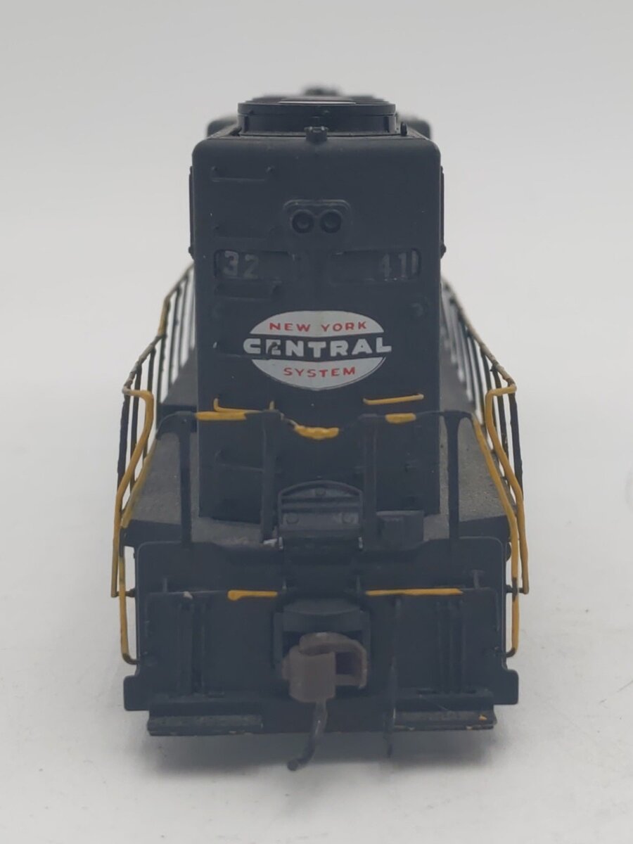 Atlas HO Scale NYC Powered Diesel Locomotive #3041 - Custom Painted