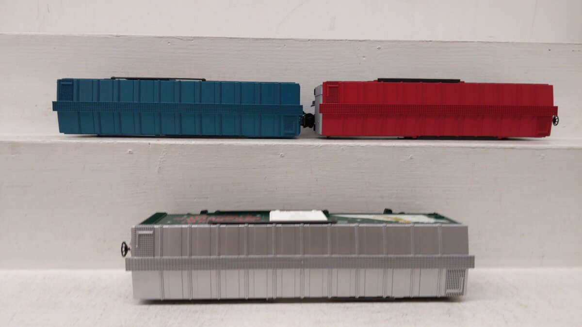 Lionel O Gauge Assorted Christmas Freight Boxcars - #29941, #25033, #19998 [3] LN/Box