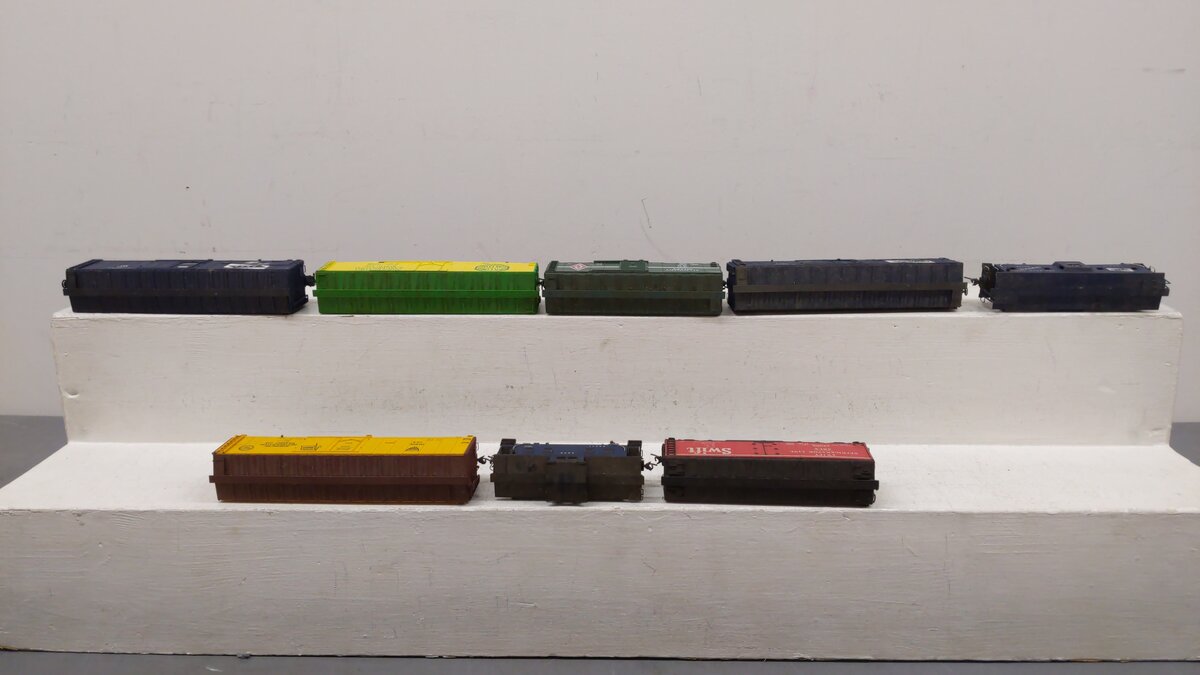Tyco & Other HO Scale Assorted Freight Cars: 843, 393, 869, 710, 2000, 50 [8]