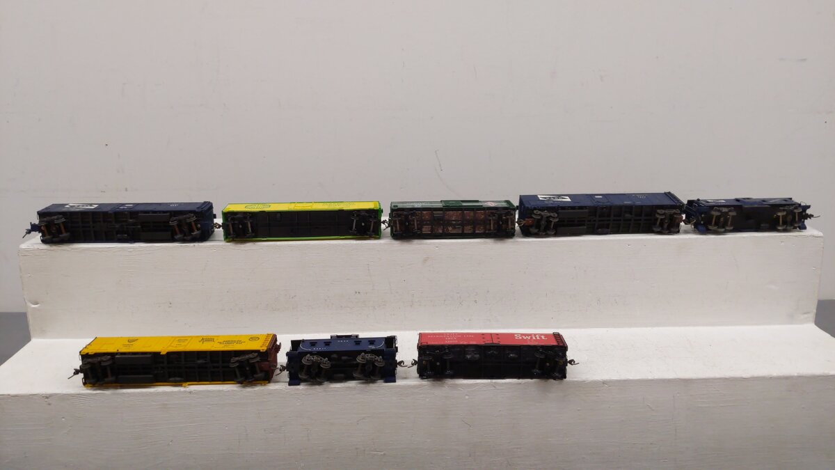 Tyco & Other HO Scale Assorted Freight Cars: 843, 393, 869, 710, 2000, 50 [8]