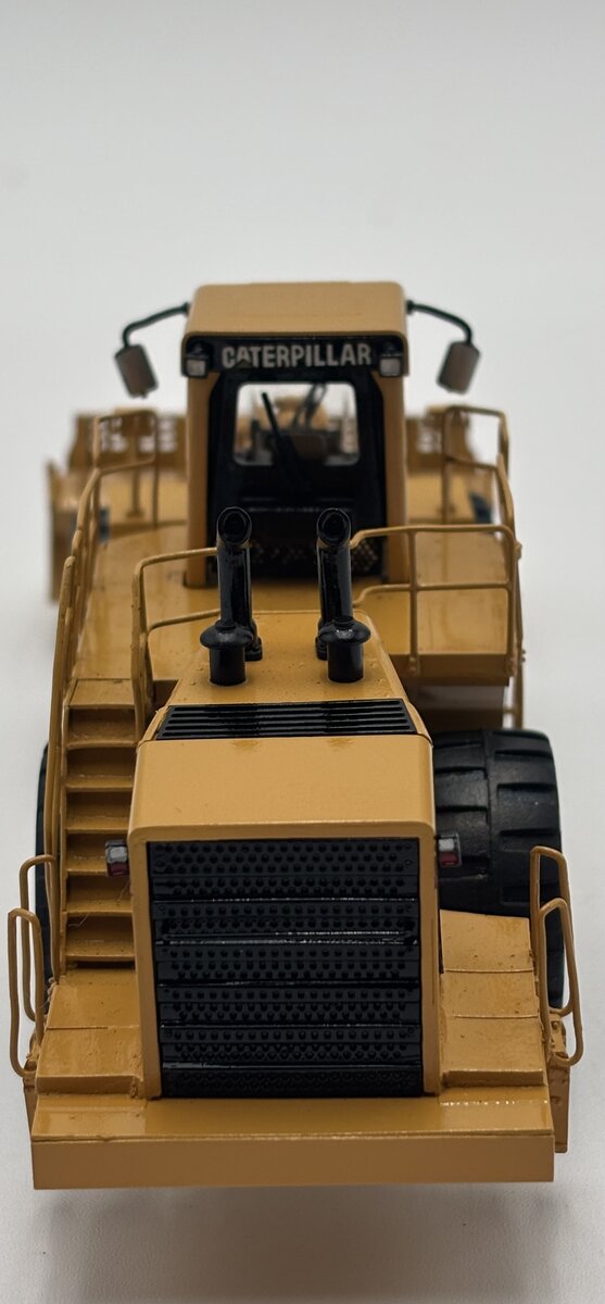 CCM 469 1:87 CAT 992G Wheel Loader LN/Box