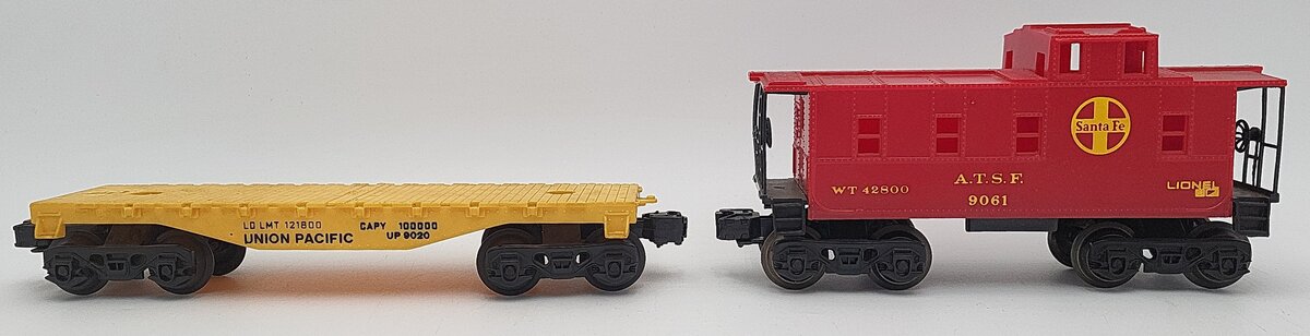 Lionel O Gauge Assorted Freight Cars: 121800, 9061 [2] VG