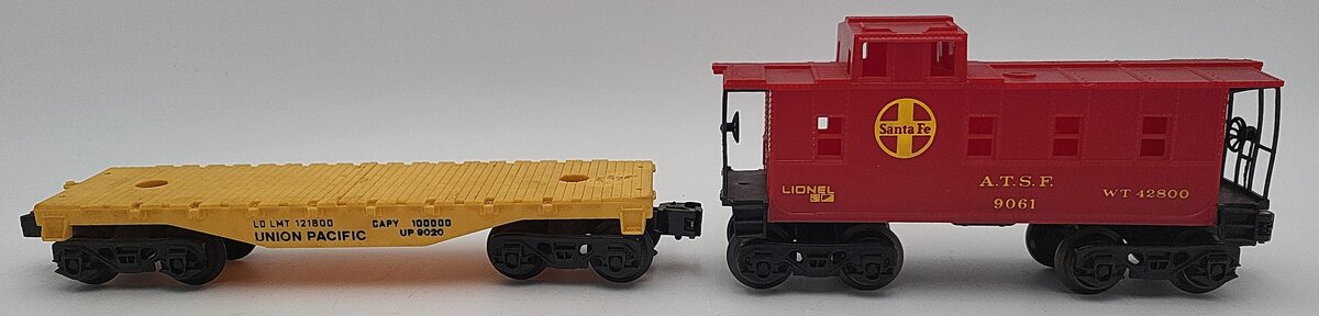 Lionel O Gauge Assorted Freight Cars: 121800, 9061 [2] VG