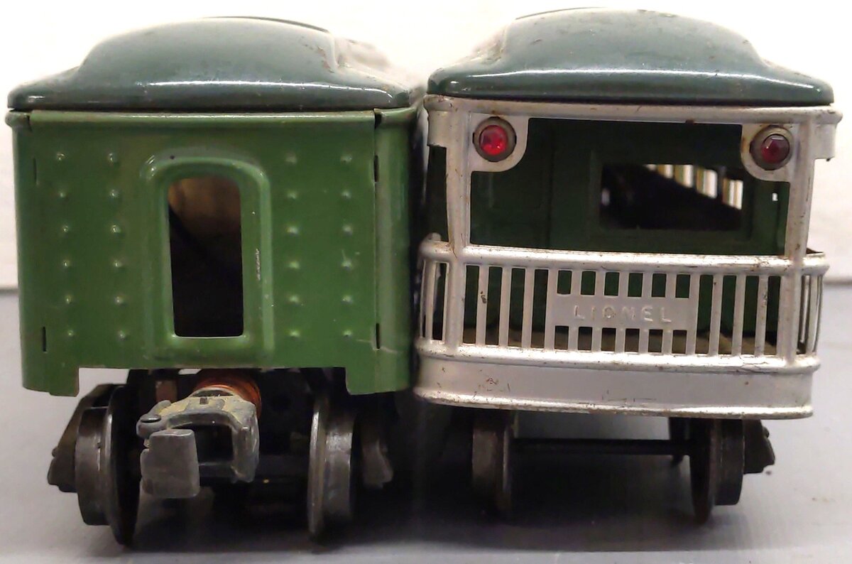 Lionel Vintage O Gauge Green Tinplate Passenger Cars: 2440, 2441 [2] VG
