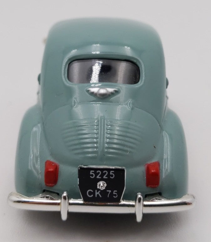 Universal Hobbies 1:43 Scale Die-Cast 1947 Renault 4CV Sedan EX