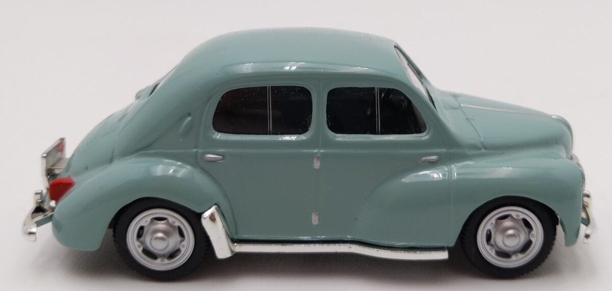 Universal Hobbies 1:43 Scale Die-Cast 1947 Renault 4CV Sedan EX